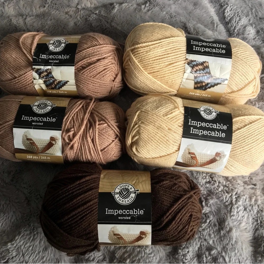 Loops & Threads Impeccable Worsted Yarn Bundle - Picture 2 of 9
